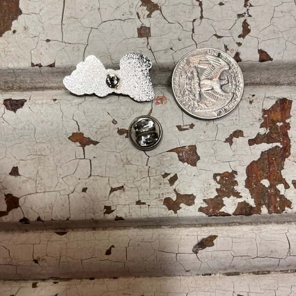 Brand new Barbie signature silver/pink enamel pin - Picture 4 of 4